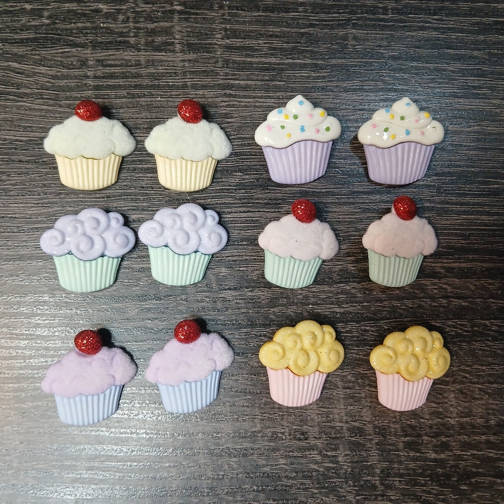 Mini Cupcakes Novelty Buttons - Crafting Sewing Knitting Crochet
